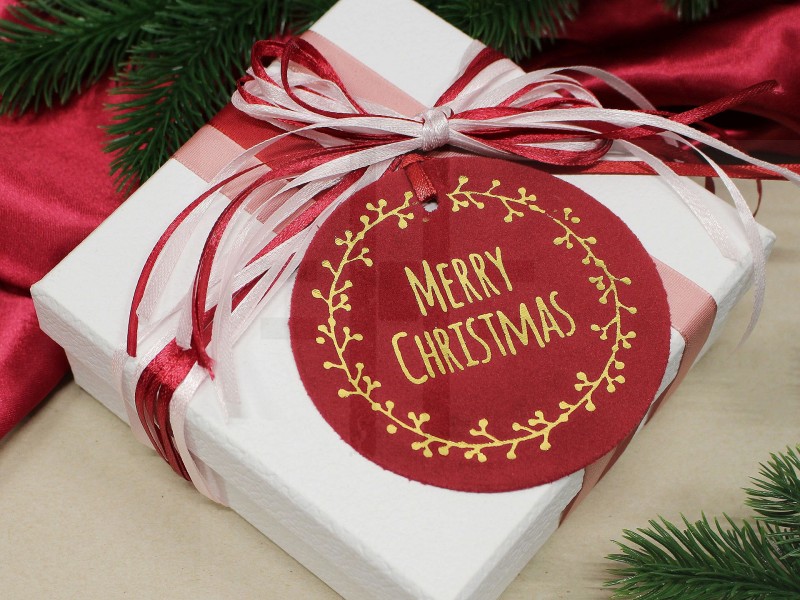          Weihnachtlicher Hängeschild 10 cm - 2 St./Packung Geschenke einpacken